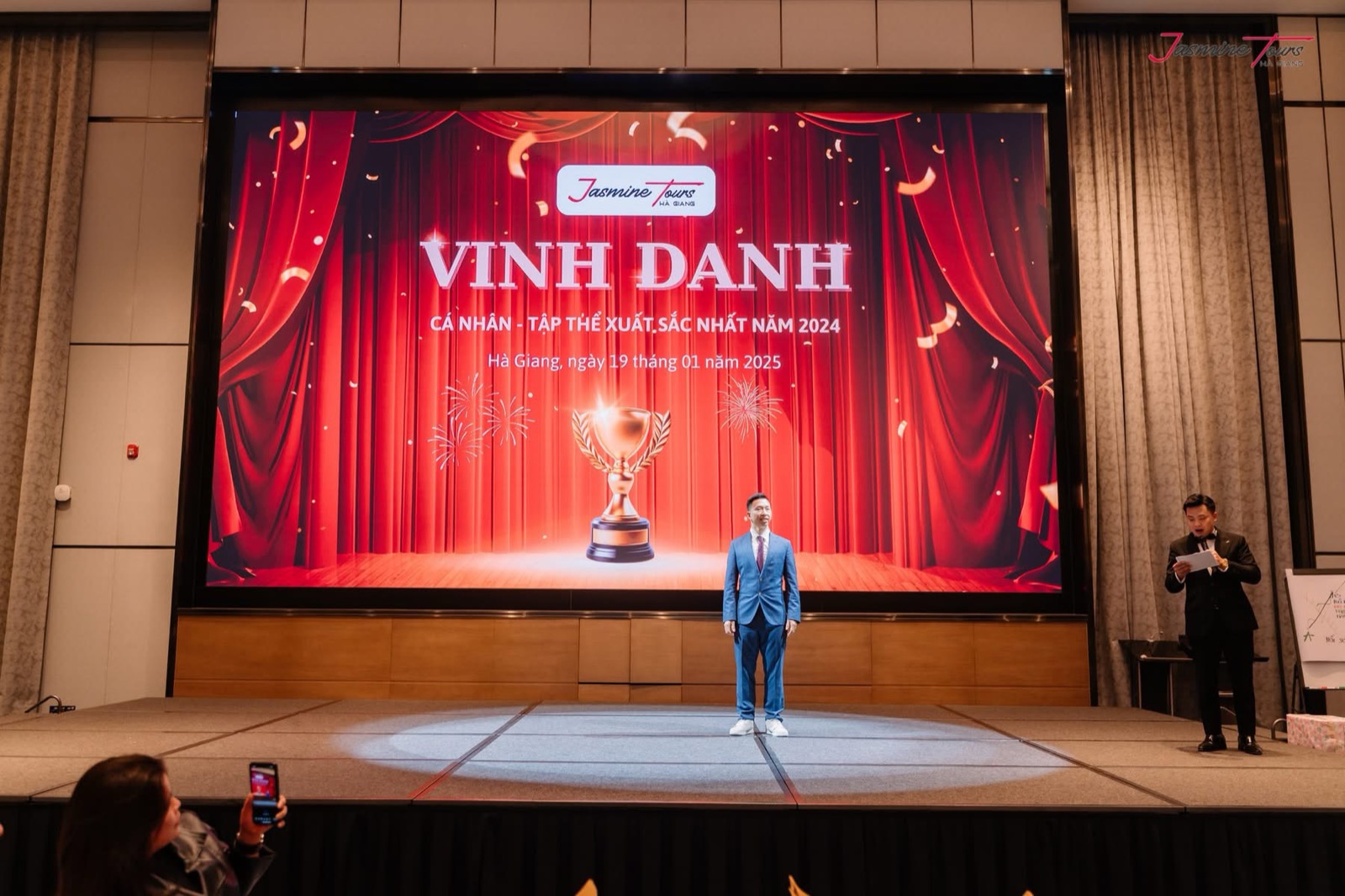 Lễ vinh danh Jasmine Tours Hà Giang - doanh nghiệp của Nguyễn Văn Tuấn